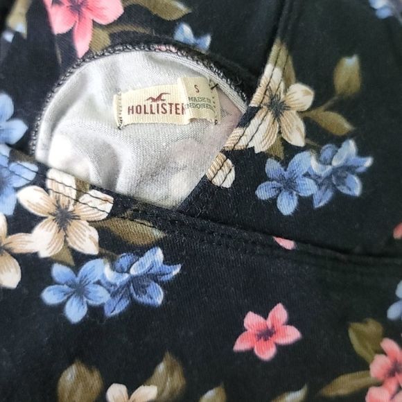 Hollister Floral Feminine High Neck Dress - Picture 7 of 7